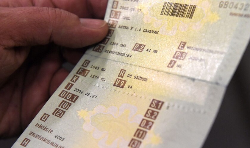 Tovább csökkennek a motorok biztosítási díjai - Havi 600 forint alatt az átlag